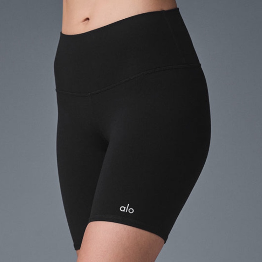 ALO 7" Airbrush Biker Short Black Size XXS 🖤
